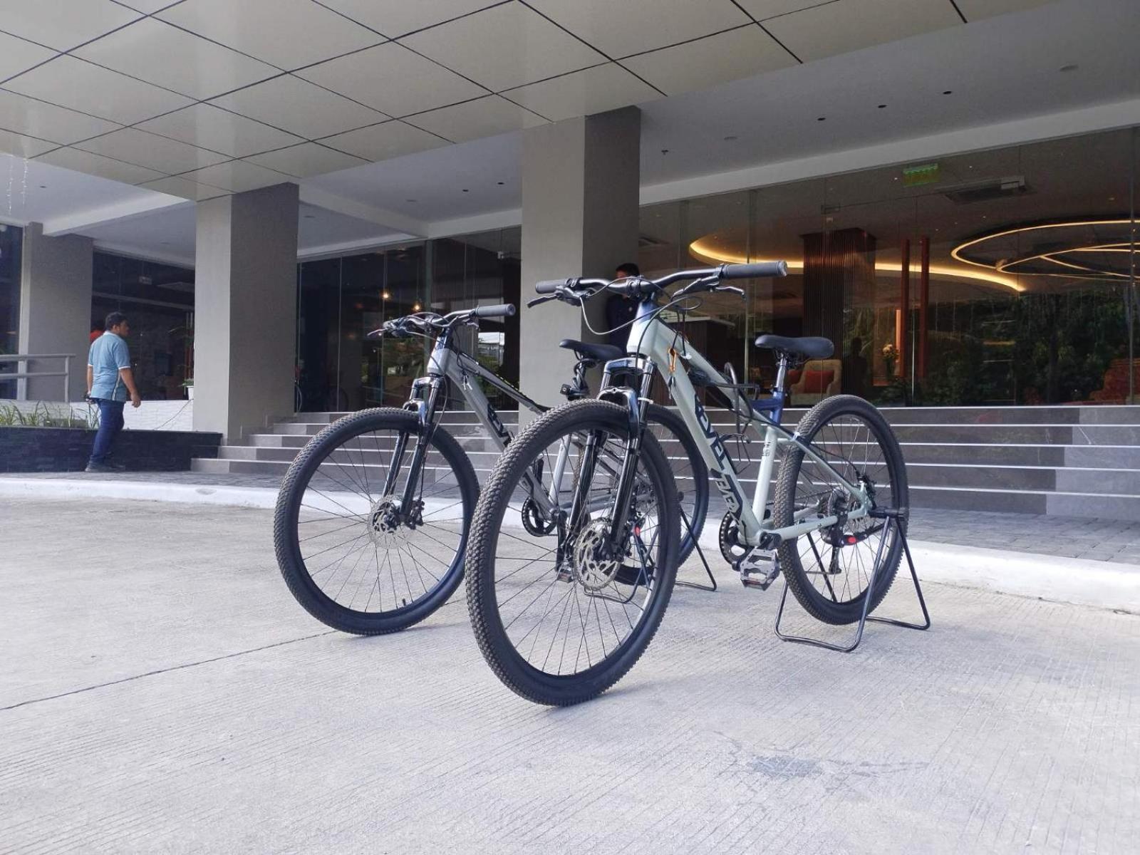 Hayat Sky Towers Hotel Cebu Exterior photo