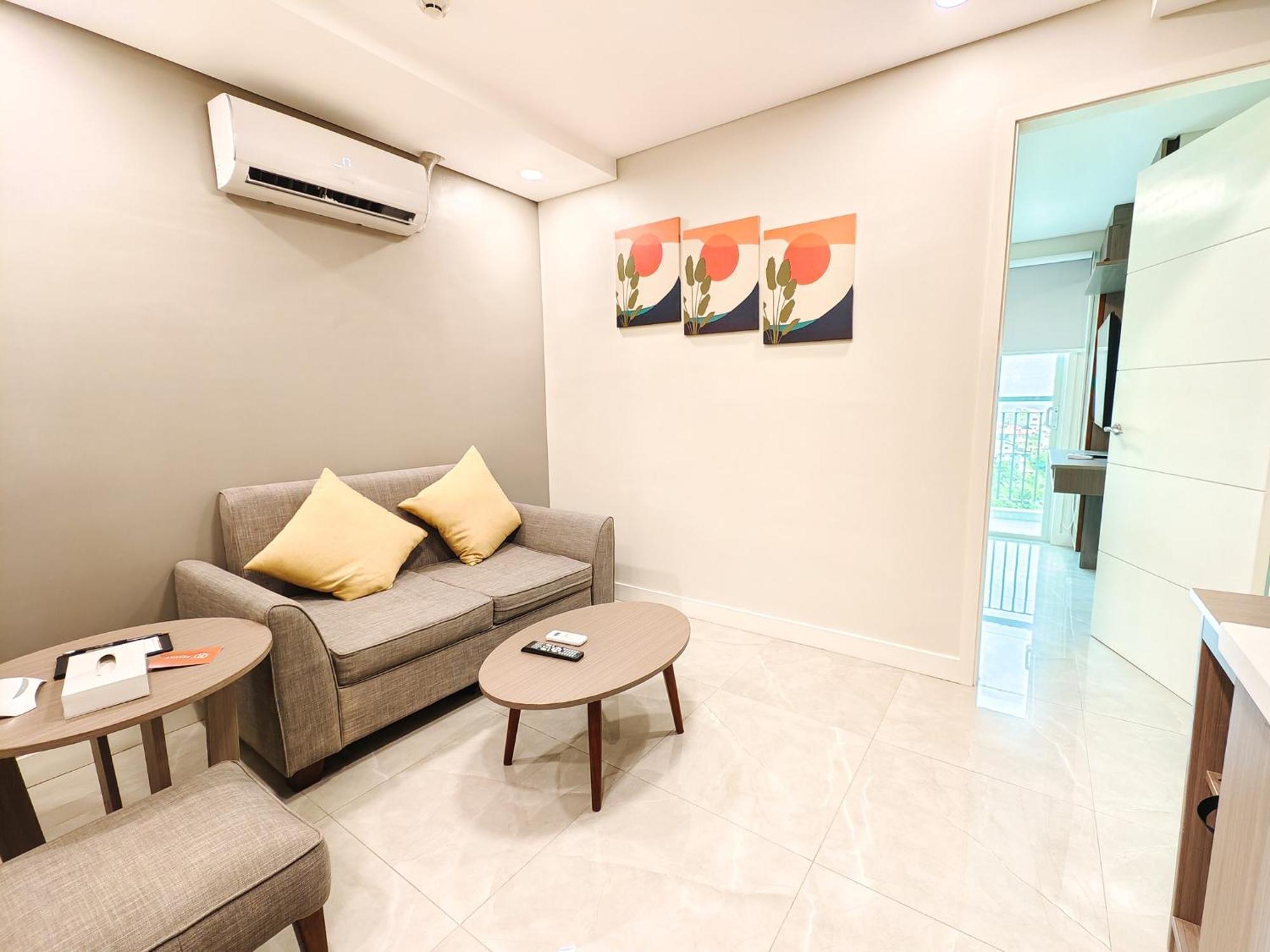 Hayat Sky Towers Hotel Cebu Exterior photo