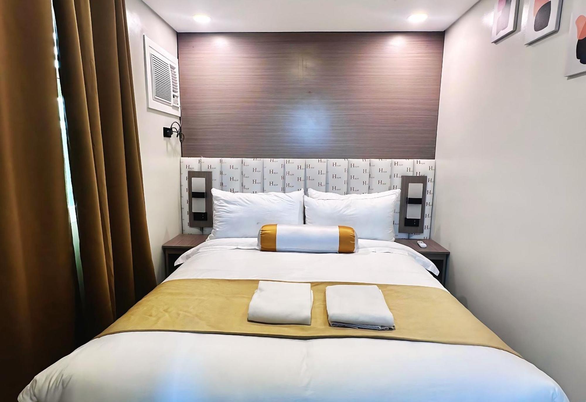 Hayat Sky Towers Hotel Cebu Exterior photo
